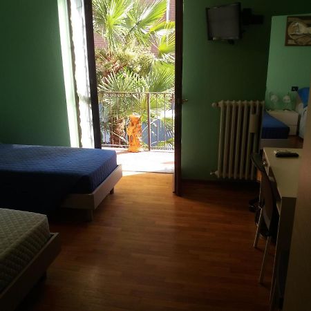 Castagnito I Pini B&B المظهر الخارجي الصورة