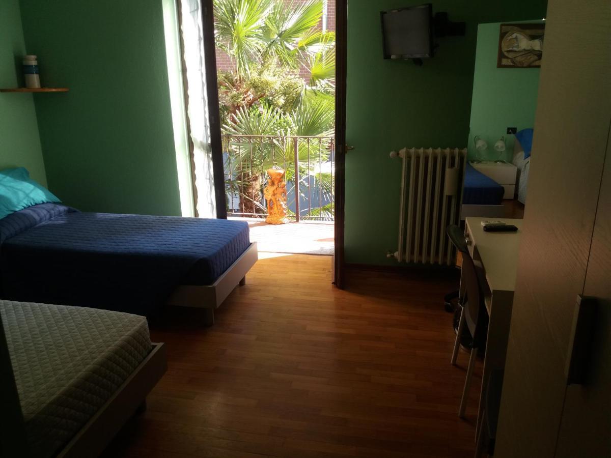 Castagnito I Pini B&B المظهر الخارجي الصورة